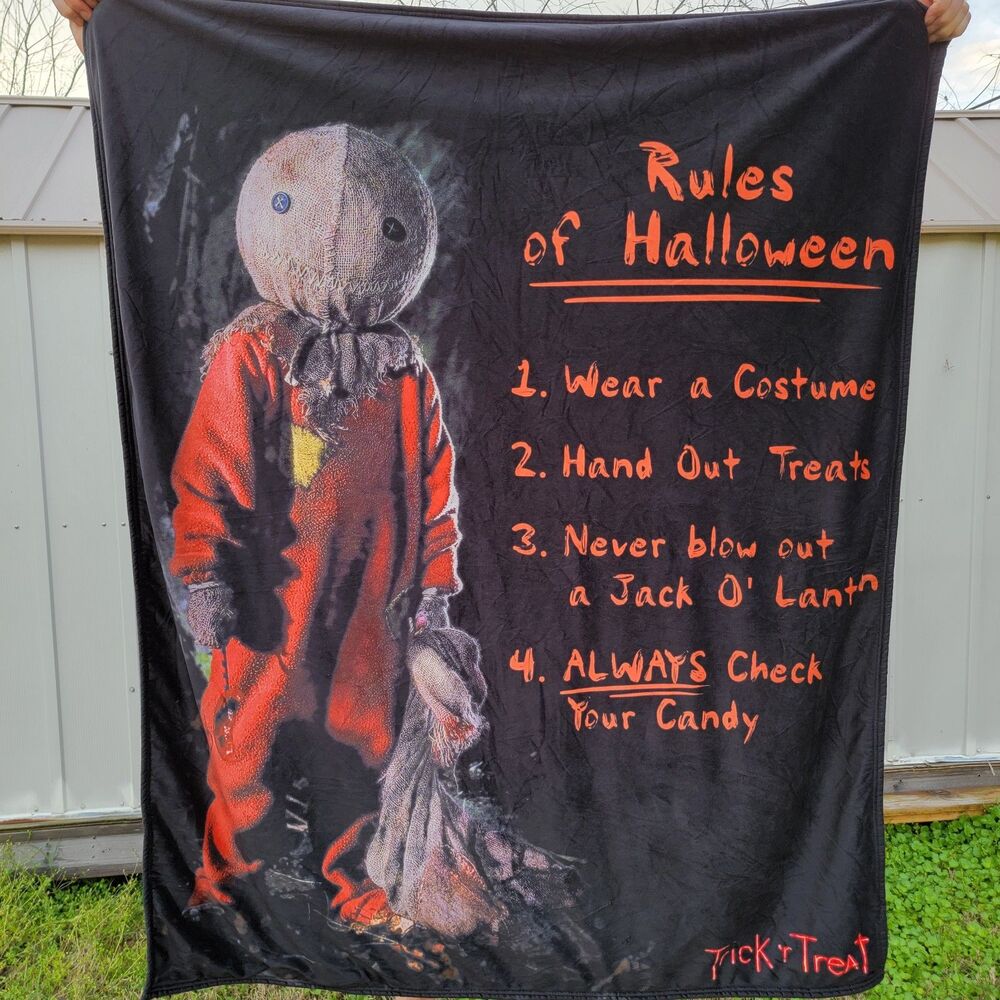 Spirit Halloween Trick 'r Treat Throw 60" X 50"